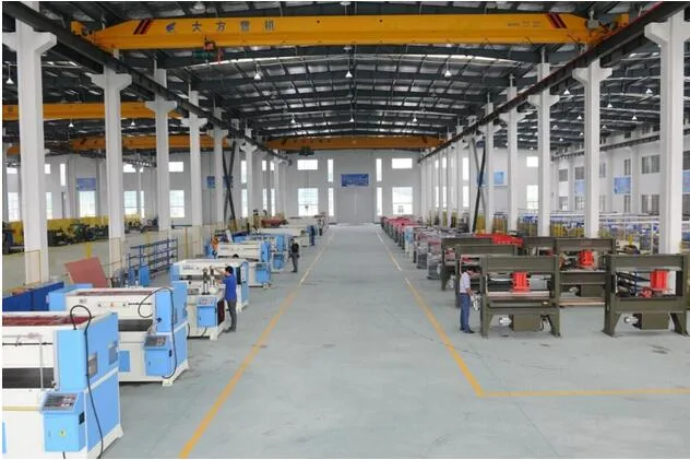 Automatic Receding Head Precision Four-Column Hydraulic Plane Cutting Press